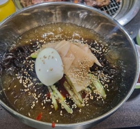 물냉면