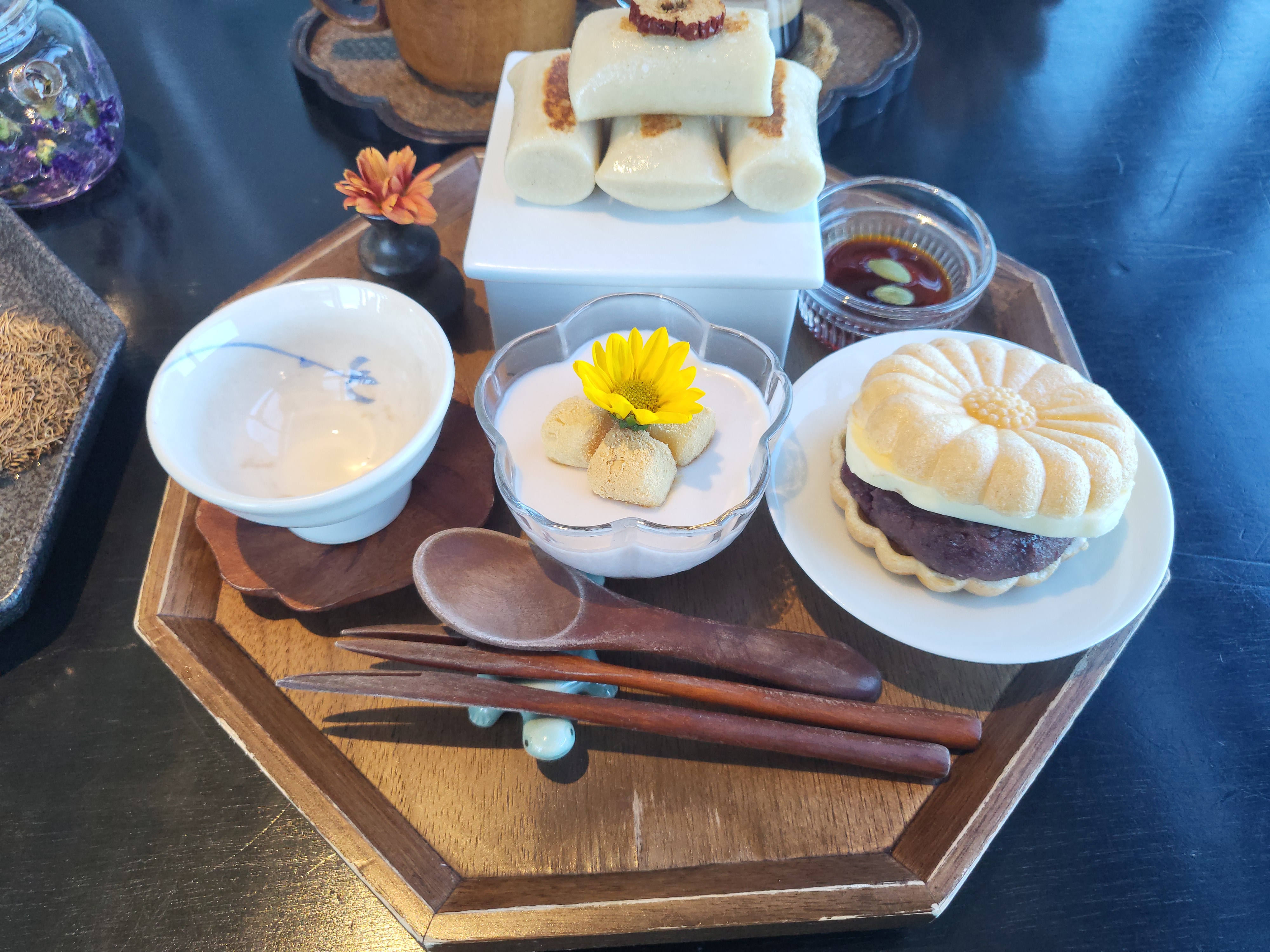 차덕분:영종도 구읍뱃터 바닷가 전망 이쁜 전통카페 차와 디저트 메뉴