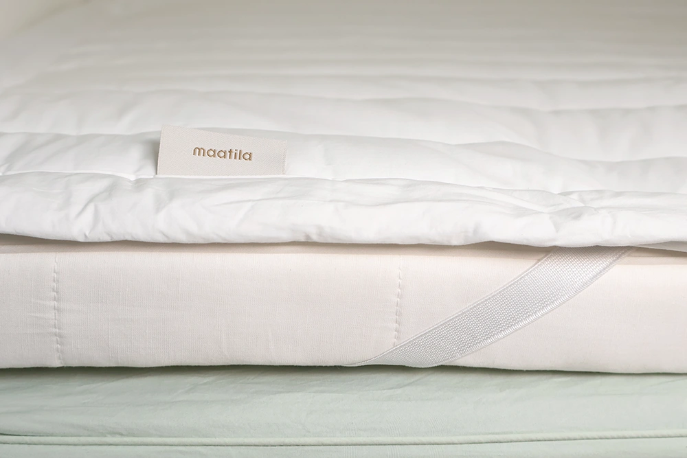 마틸라-침대패드-매트리스에-밴딩으로-연결한-디테일컷