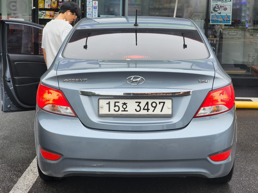 엑센트 서스펜션 : (앞) 맥퍼슨 스트럿, (뒤) ctba