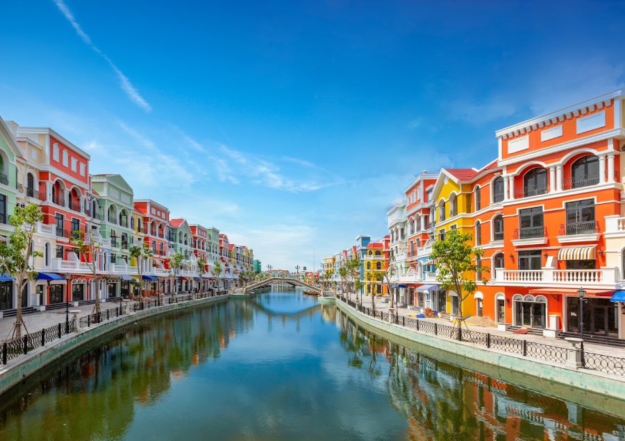 푸꾸옥 그랜드월드 수로의 모습