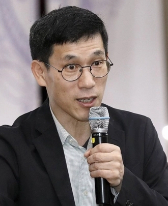 진중권 프로필 나이 고향 학력 교수 경력