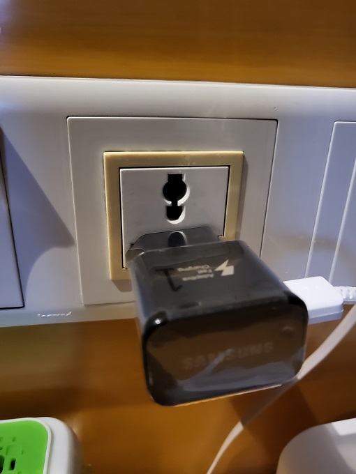 중국-플러그-사용-이미지