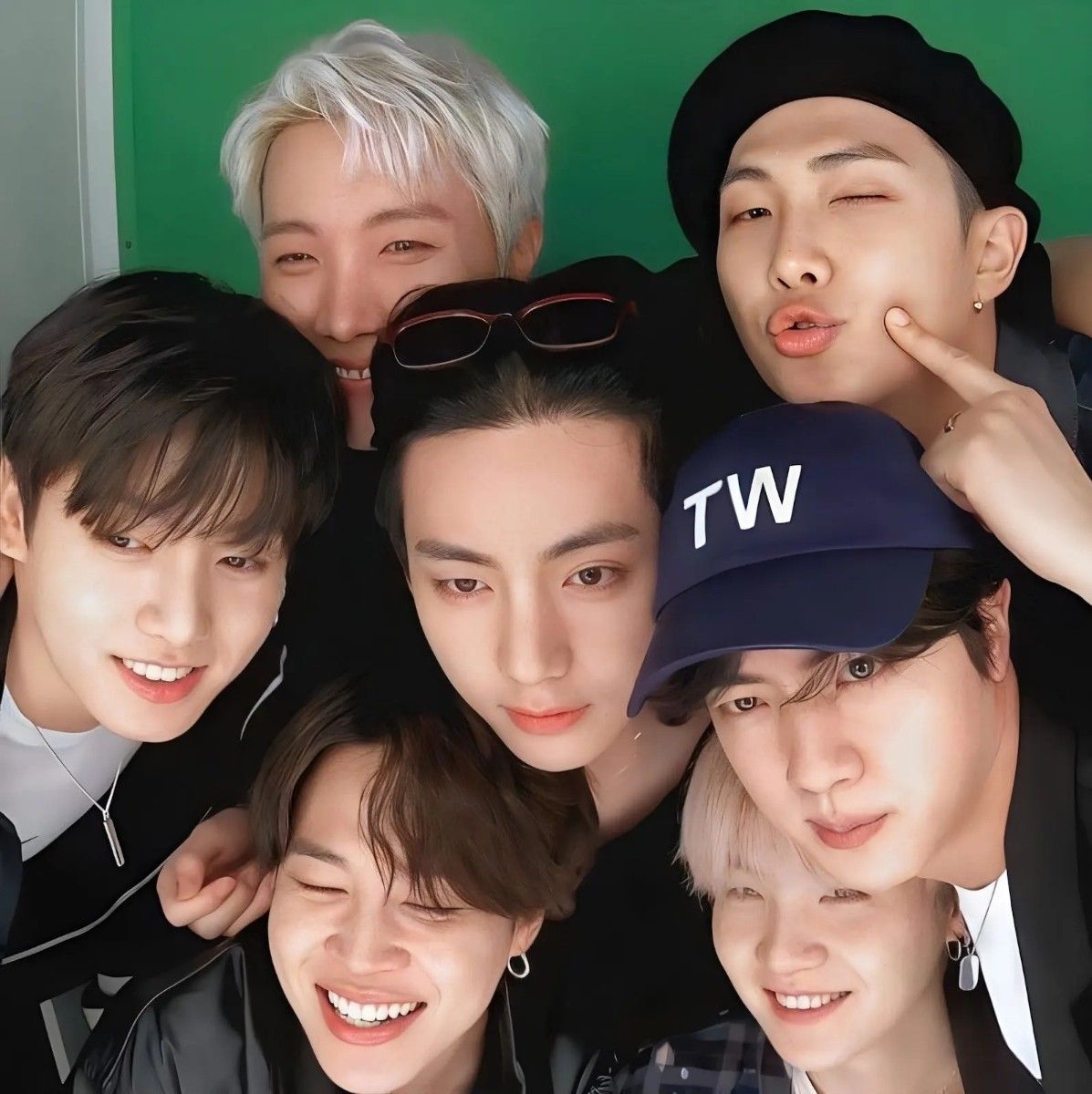 BTS 팬클럽 아미 뜻 ARMY 약자 방탄소년단 팬덤 색상