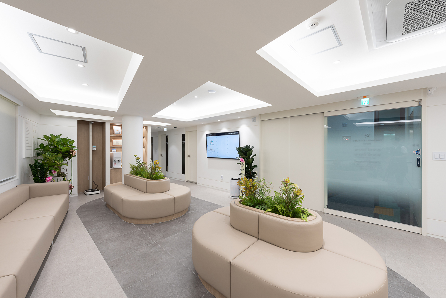 하남별이비인후과 로비 사이드