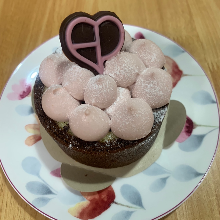 스타벅스 블랙핑크 딸기 초코 바움쿠헨