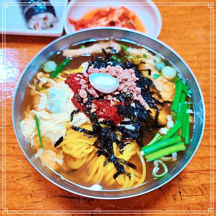옥천 맛집 쫄깃한 면 위 고기, 메추리알 고명, 따끈한 물쫄면
