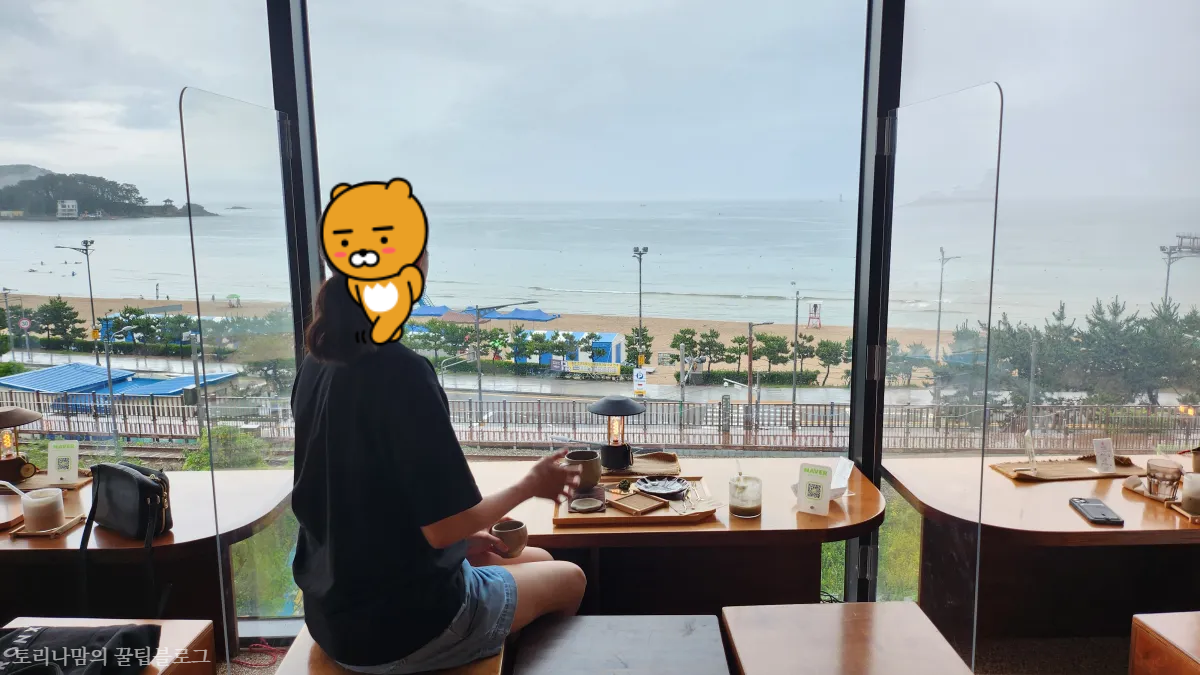 수월경화-창가 뷰-사진