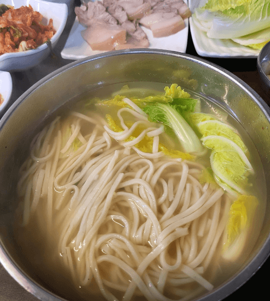 생방송오늘저녁 35년 손맛! 동대문 가마솥 안동국시 맛집