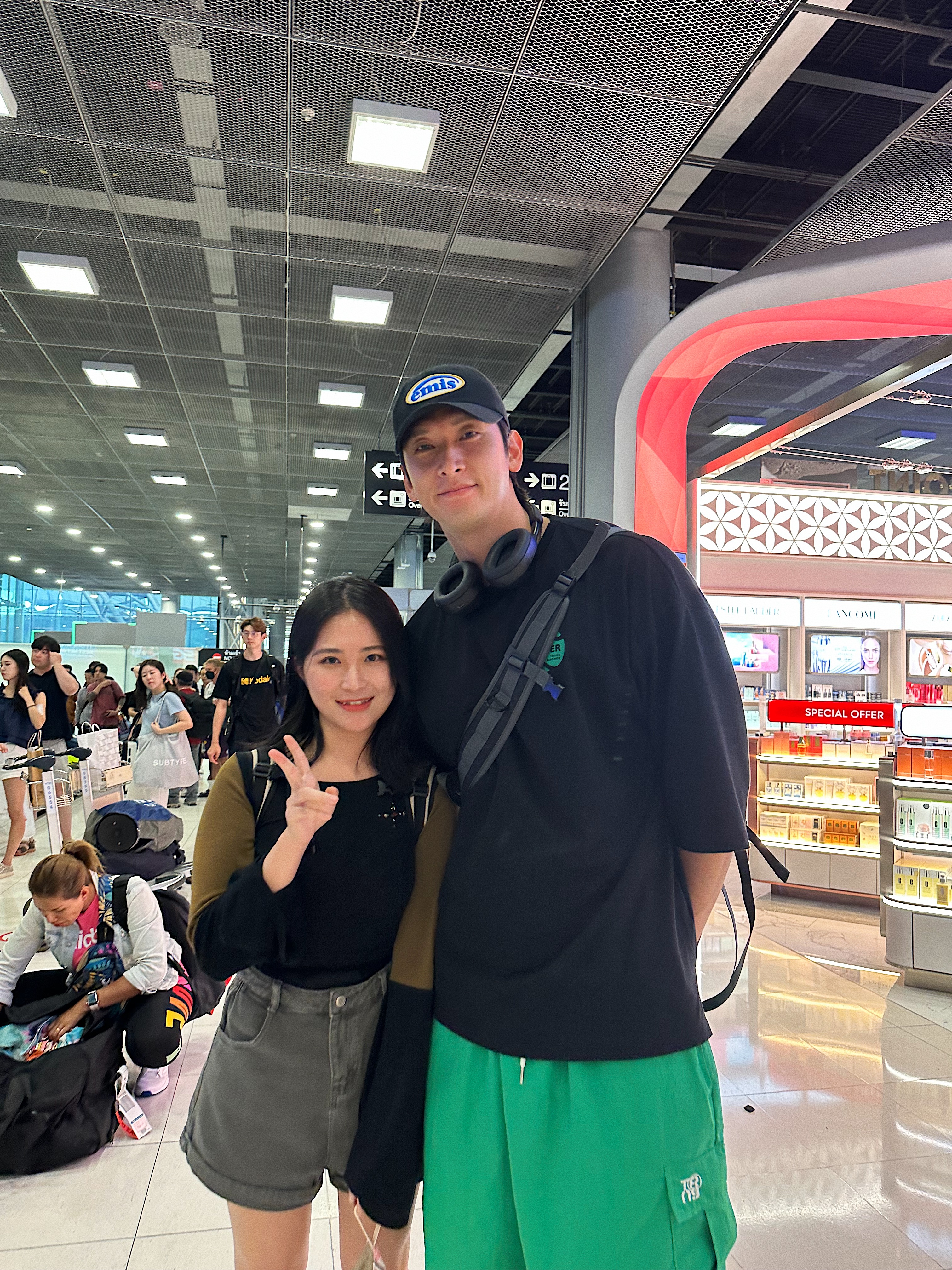 태국 방콕 혼자 여행 1일차 : 룩 호스텔 / 차이나타운 / 오딘 크랩 완탕면 / 바하오티엔미 / 수완나폼 국제공항