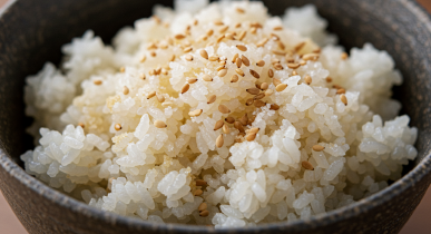 밥&amp;#44; 소금&amp;#44; 참기름&amp;#44; 통깨 비비기