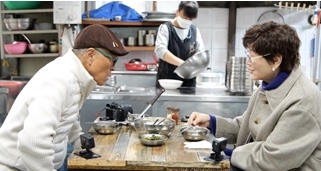 백반기행-보령-잔치국수집-내부