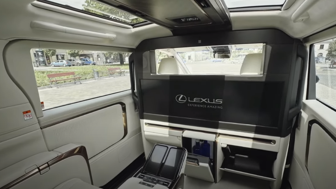 lexus-lm-디스플레이