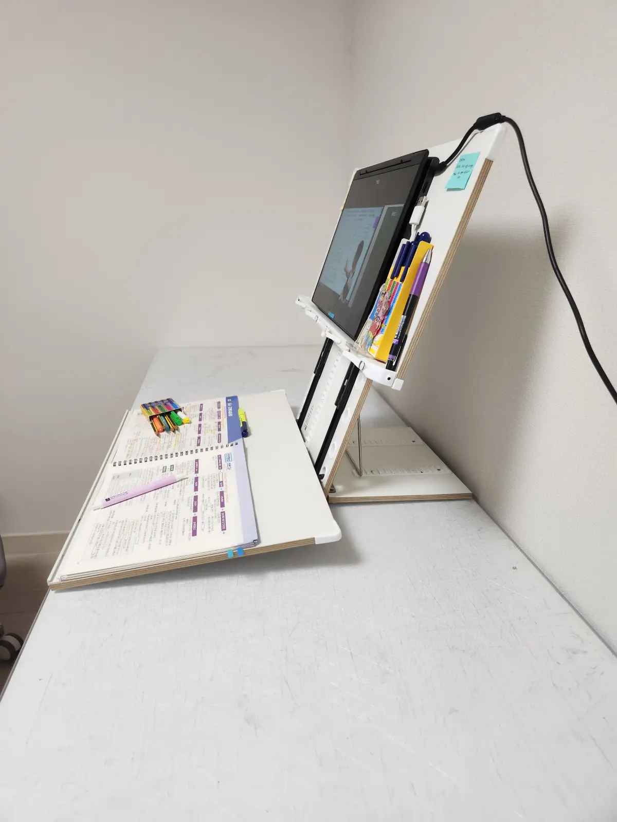 엘리베이터-2단-독서대-측면-이미지