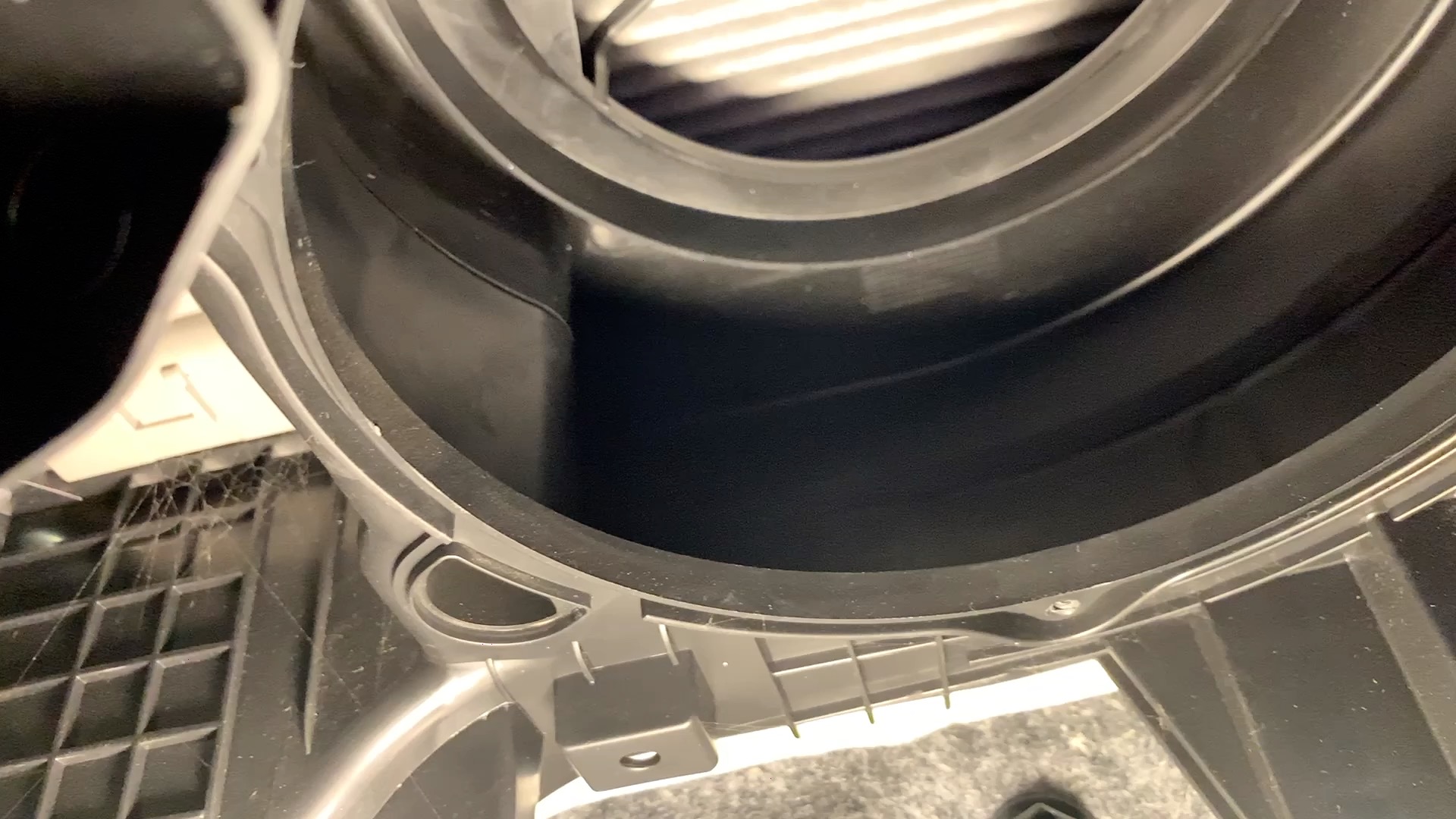 블로어 모터 제거한 모습