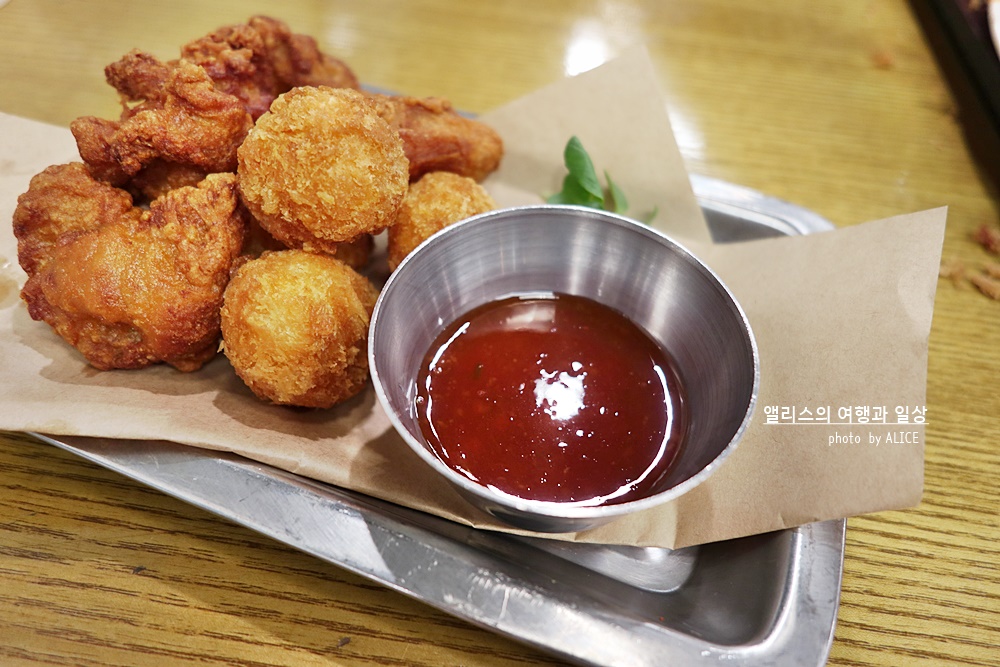 홍익돈까스 부산대점, 양 많고 맛있어서 자주 가는 식당, 홍익돈까스와 해물볶음우동