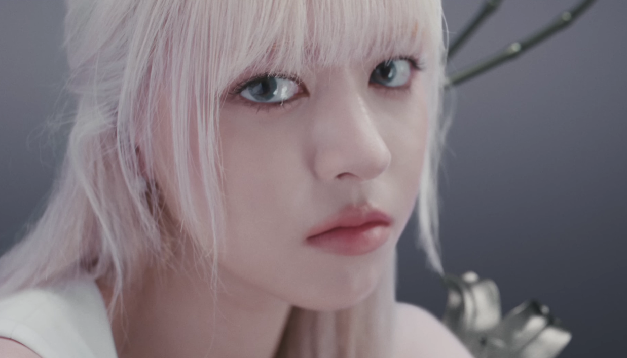 NMIXX(엔믹스) SPINNIN' ON IT