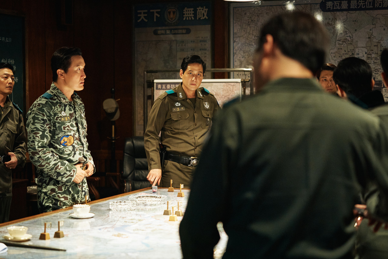 영화 서울의 봄 실화 실제인물 손익분기점 관객수 출연진 ott 줄거리 후기