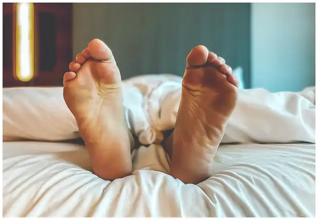 족저 근막염 치료법 (주사, 약, 걷기 중단 방법 등)