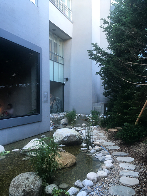 어나더사이드-마당2