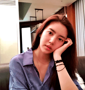 배우 손담비