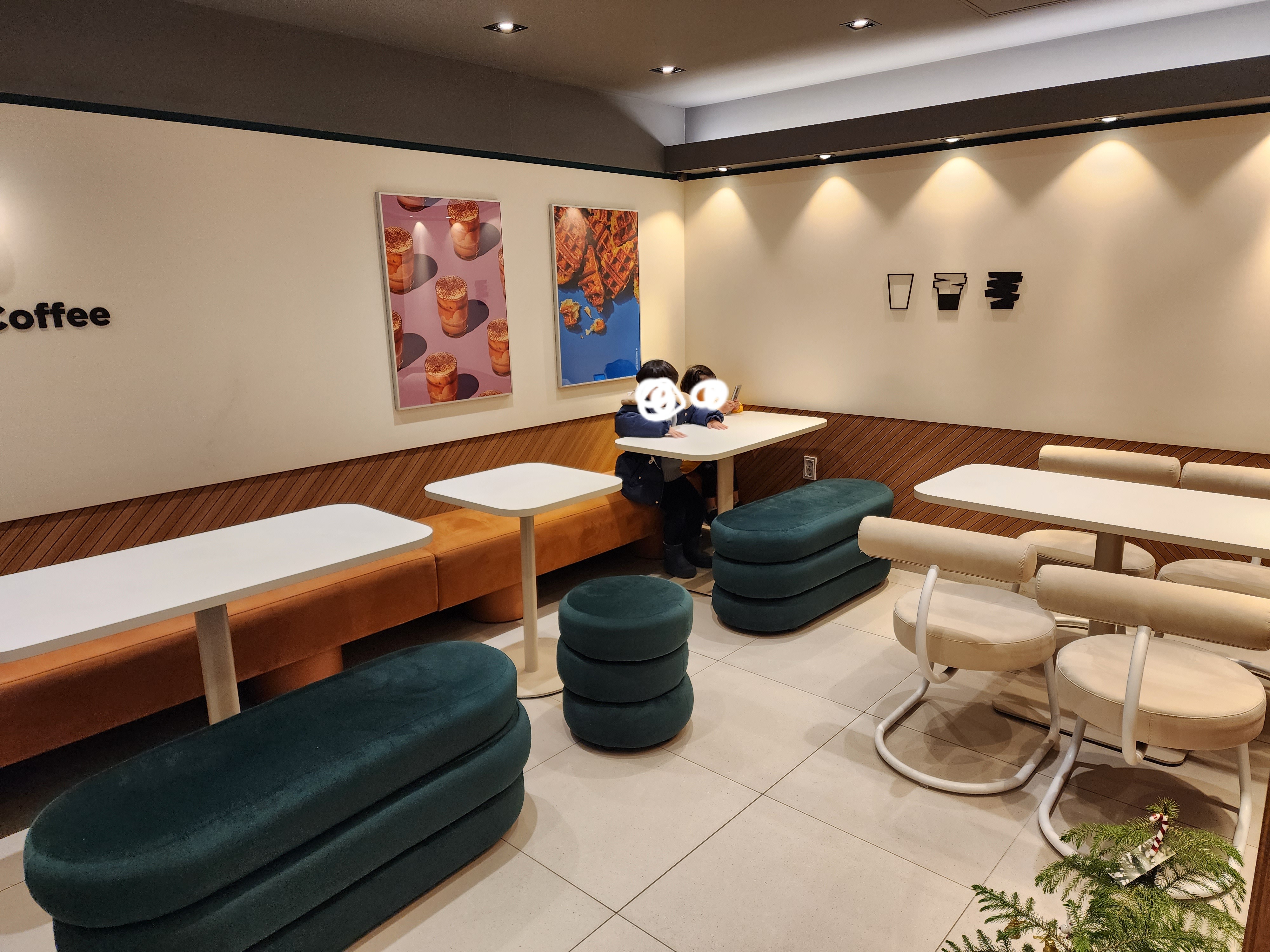 댄싱컵 카페 내부모습