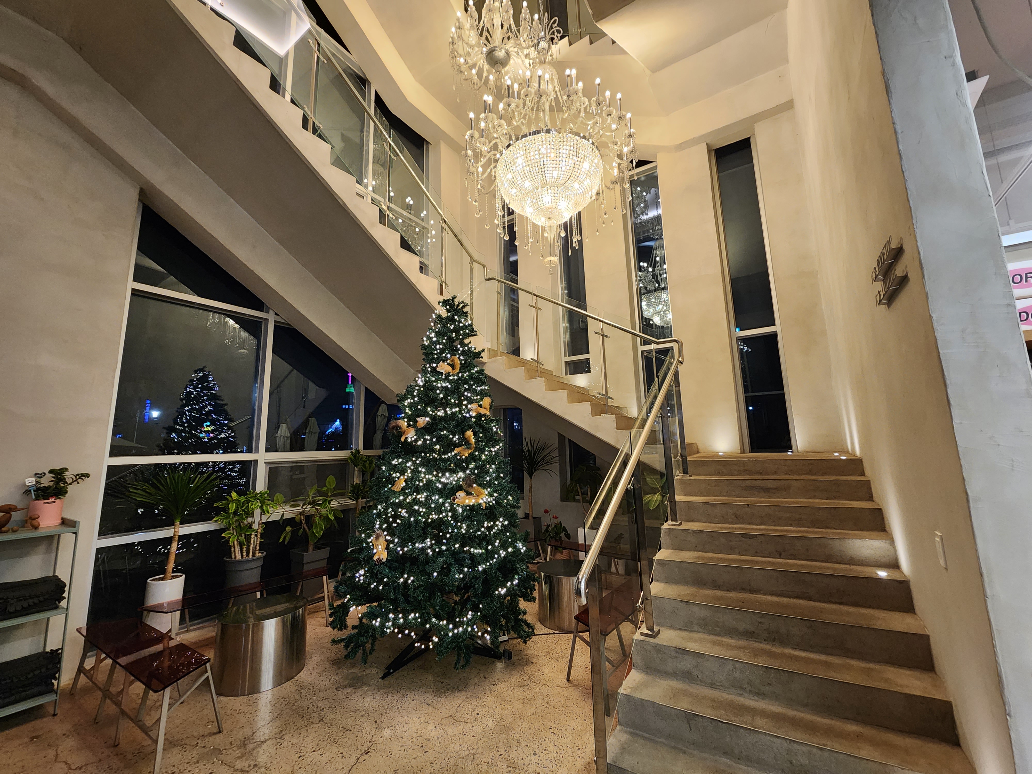 도르르 커피 2층으로 가는 계단