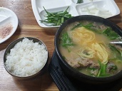 국수사리-돼지국밥