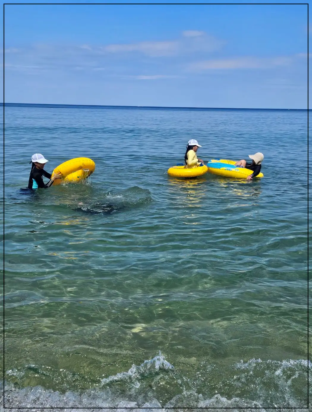 동해-한섬해수욕장-물-맑기-해수욕