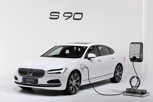 볼보 S90 MHEV & 리차지 PHEV
