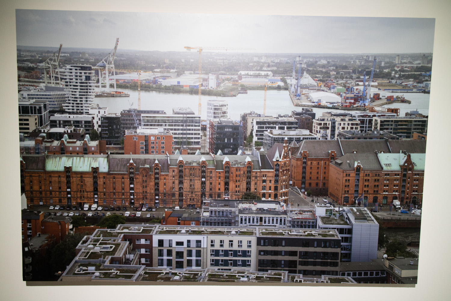 예술의 시간 전시회 산 자와 죽은 자 가운데