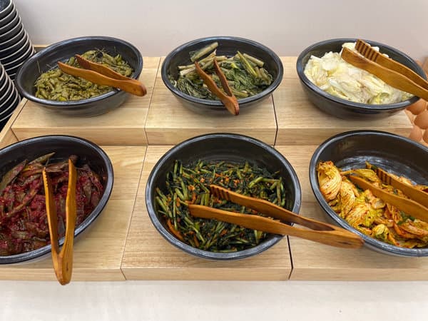 샤브올데이 동탄목동점 한식 코너 - 소고기의 느끼함을 잡아줌