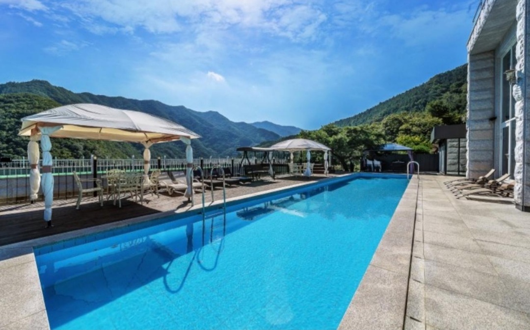 미라몬티 야외 수영장