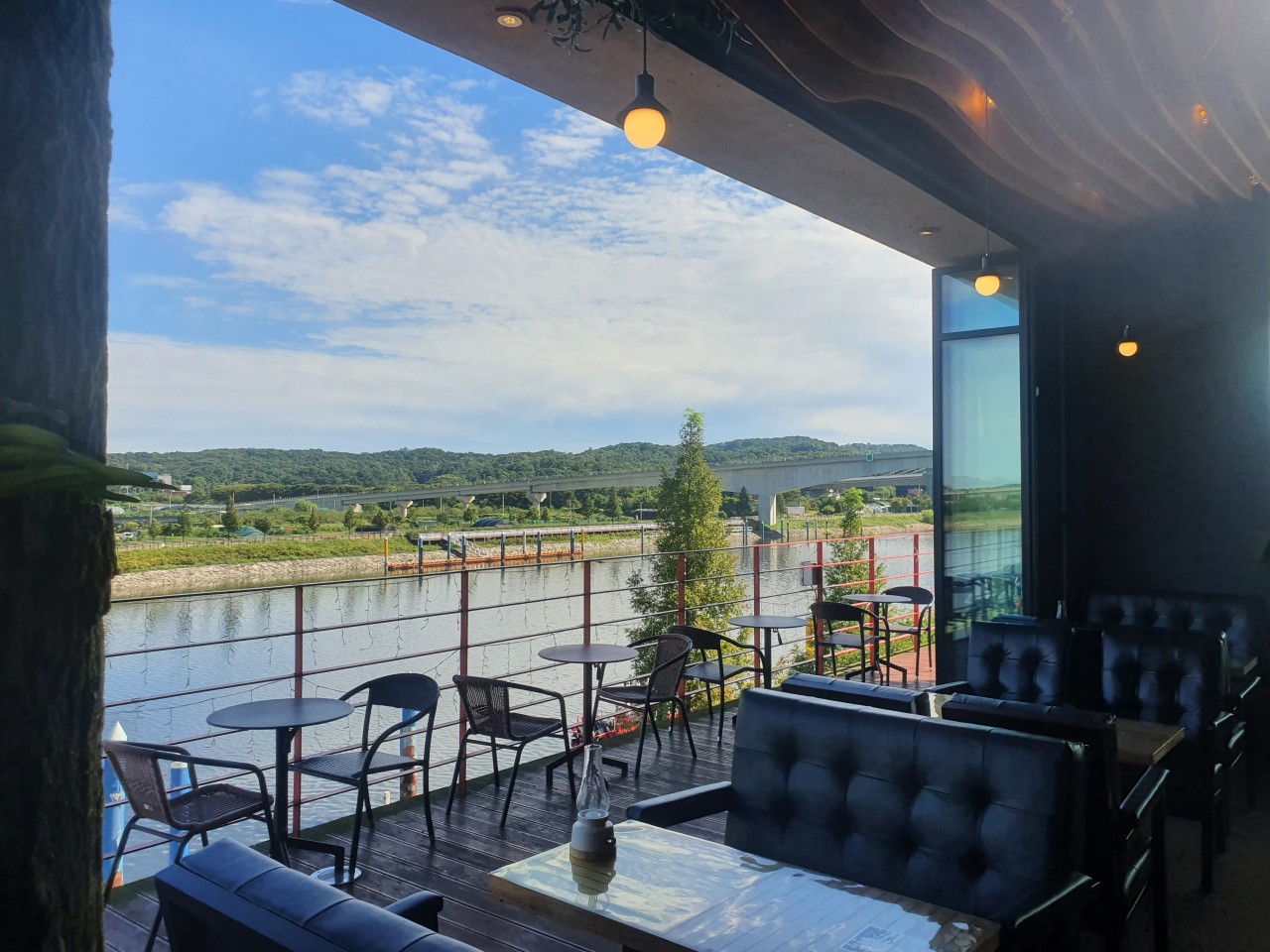 네이버플레이스-라메르베이커리/ 카페 전경