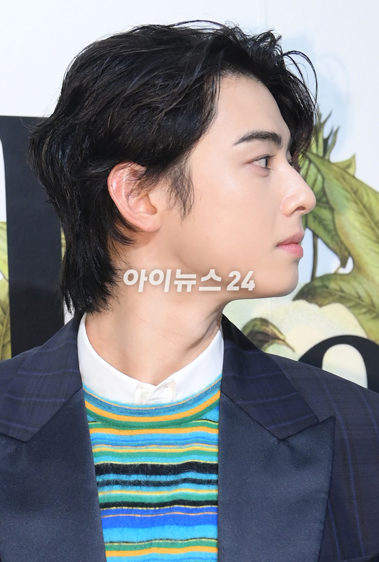 아스트로 차은우가 13일 오후 서울 성동구 성수동 한 스튜디오에서 열린 디올 맨즈 티얼즈 컬렉션 출시 팝업스토어 행사에 참석하고 있다. [사진=정소희 기자]