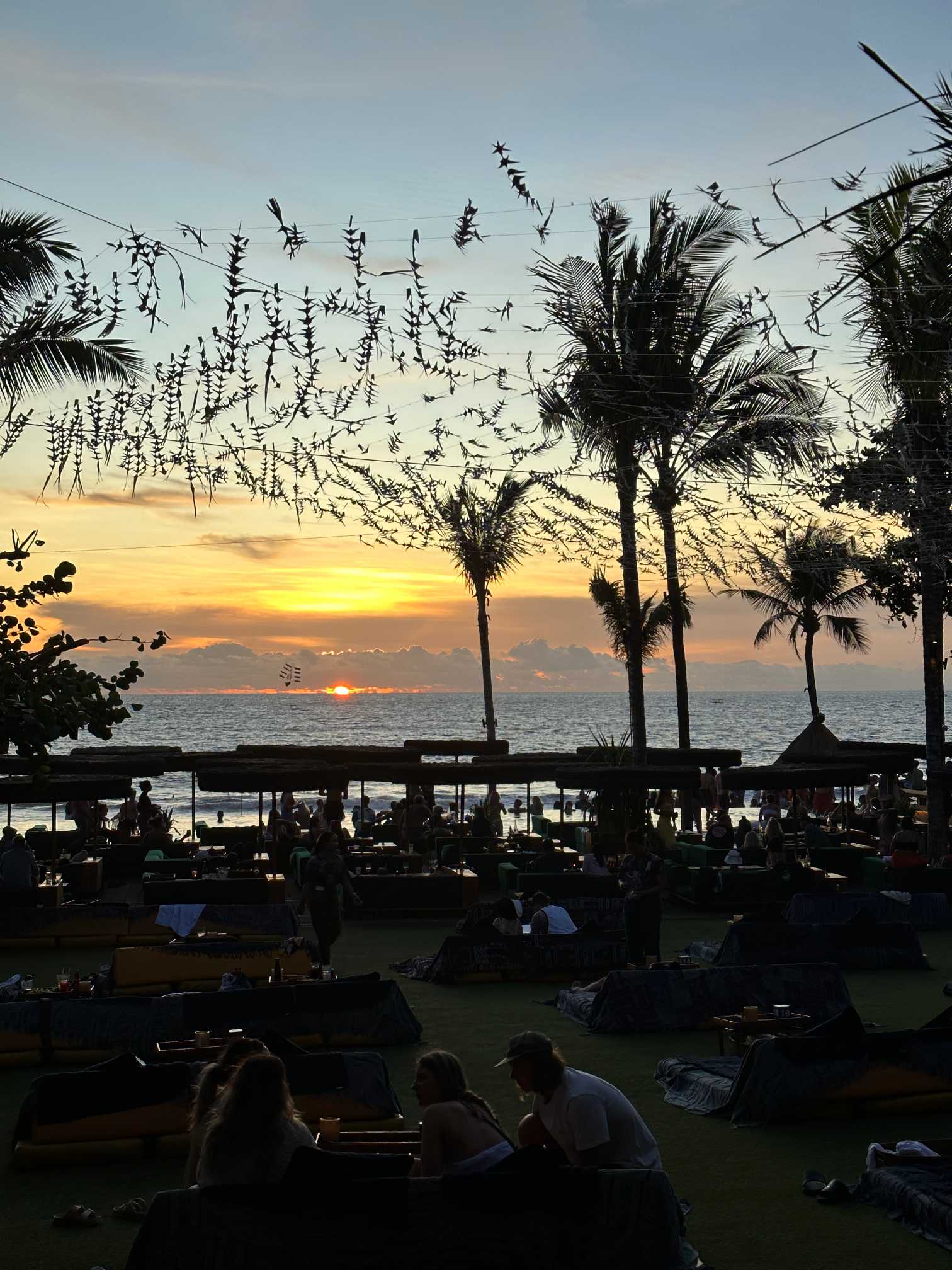 포테이토 헤드 (Potato Head Beach Club)