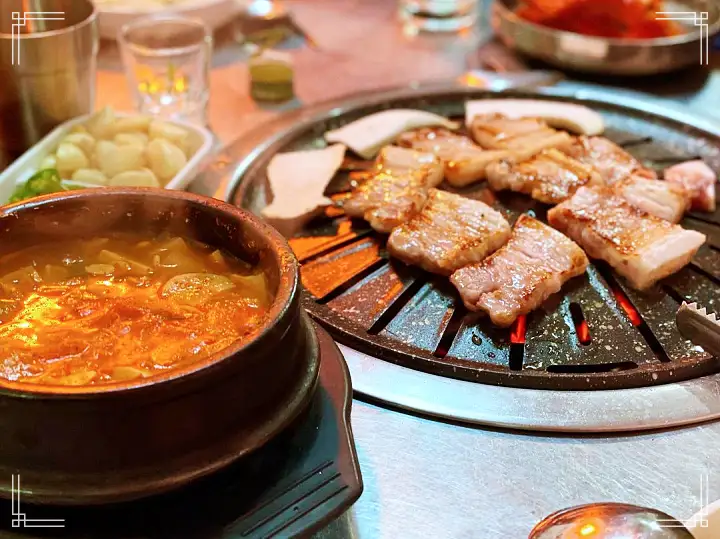 토요일은 밥이좋아 군포 당동 된장박이 삼겹살 맛집 생삼겹 통삼겹 된장에 넣어 숙성 나만 알고싶은 현지인 추천 토밥 좋아 방송정보