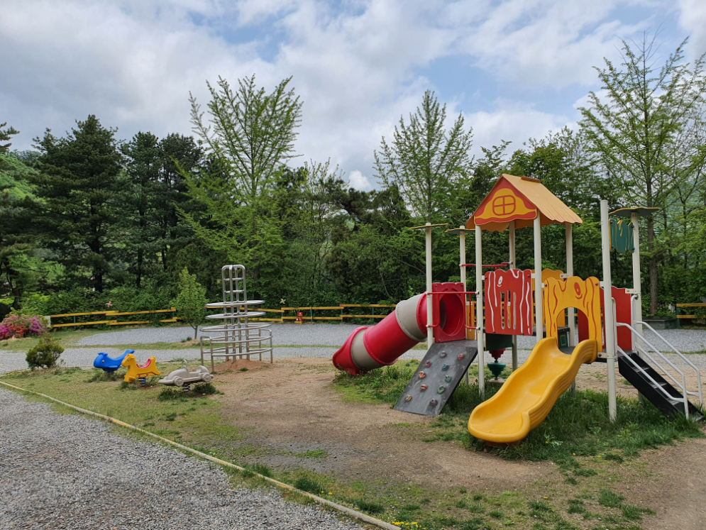 놀이터-미끄럼틀