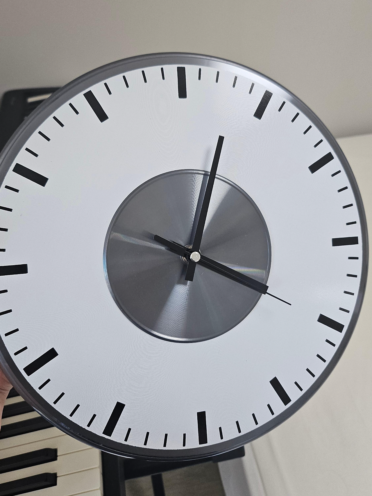 Aluminum Wall Clocks (Advantages & Recommended Reasons)