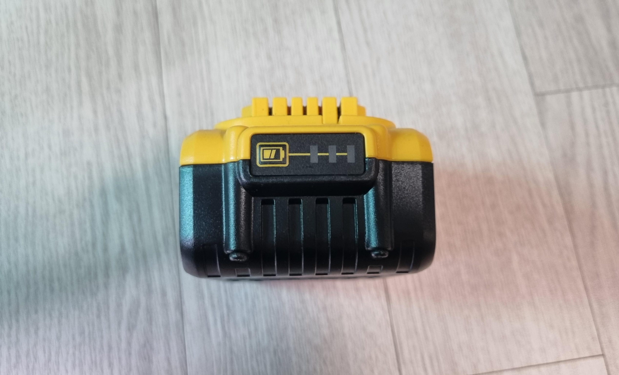 디월트 충전 배터리