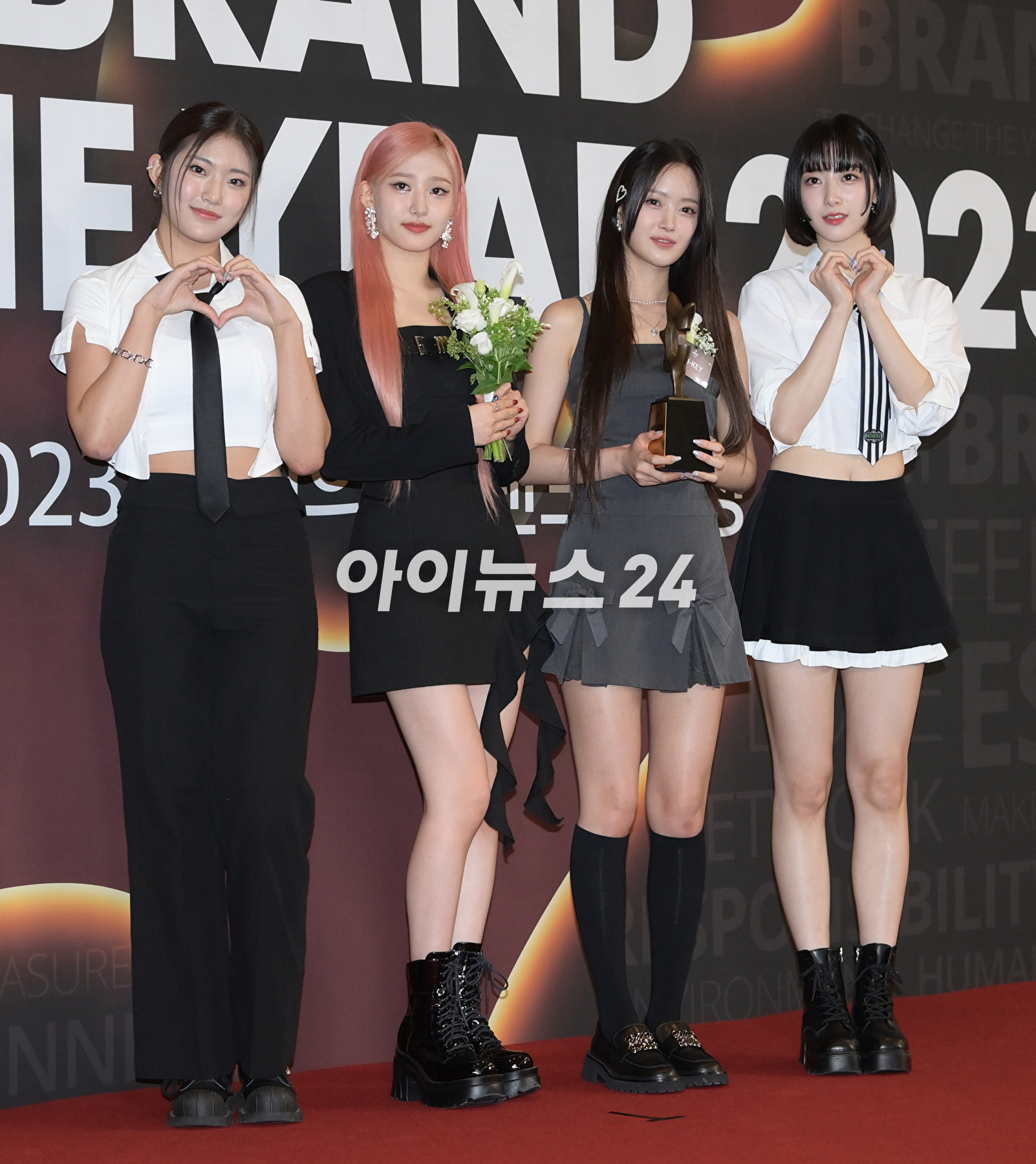 그룹 하이키(H1-KEY)가 7일 서울 중구 신라호텔에서 열린 '2023 올해의 브랜드 대상'에서 올해의 여자아이돌 라이징스타 수상자로 참석하고 있다. [사진=정소희 기자]
