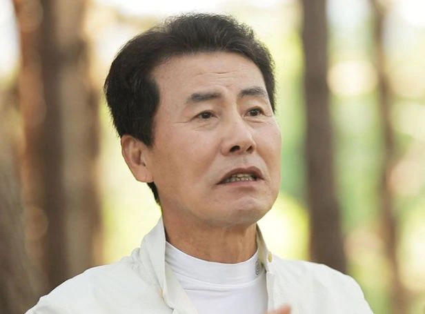 배우 김영배