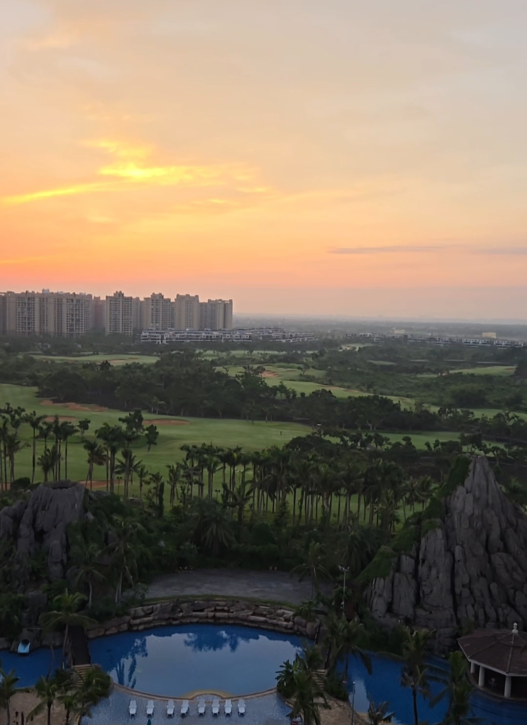 미션힐리조트의 일출전 모습