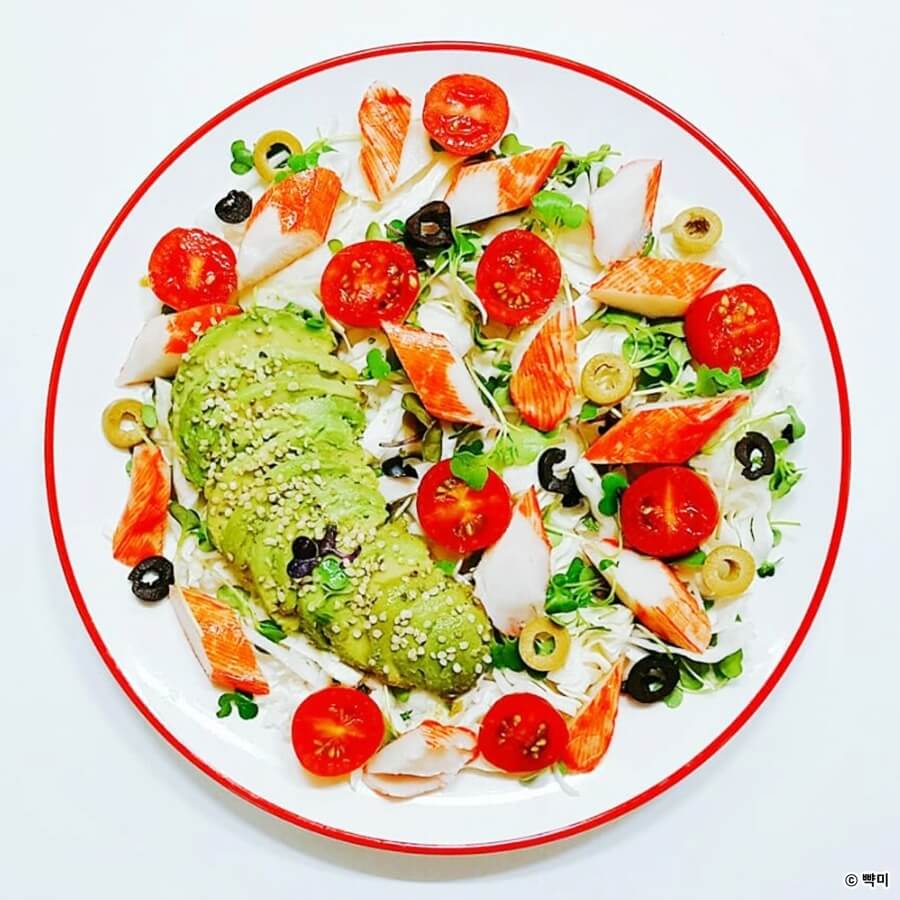 다이어트-샐러드-만들기-크래미-아보카도-샐러드