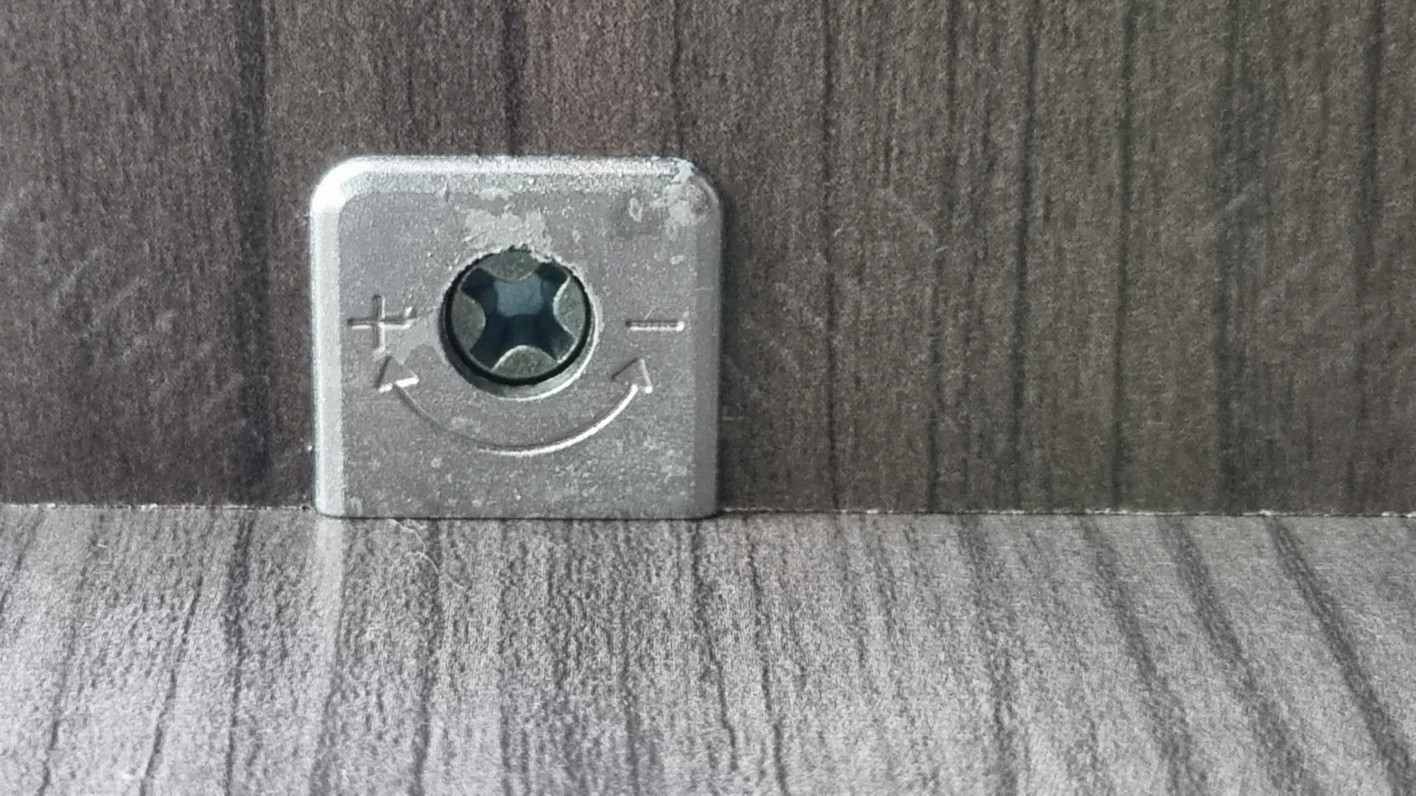 장롱 선반 다보볼트