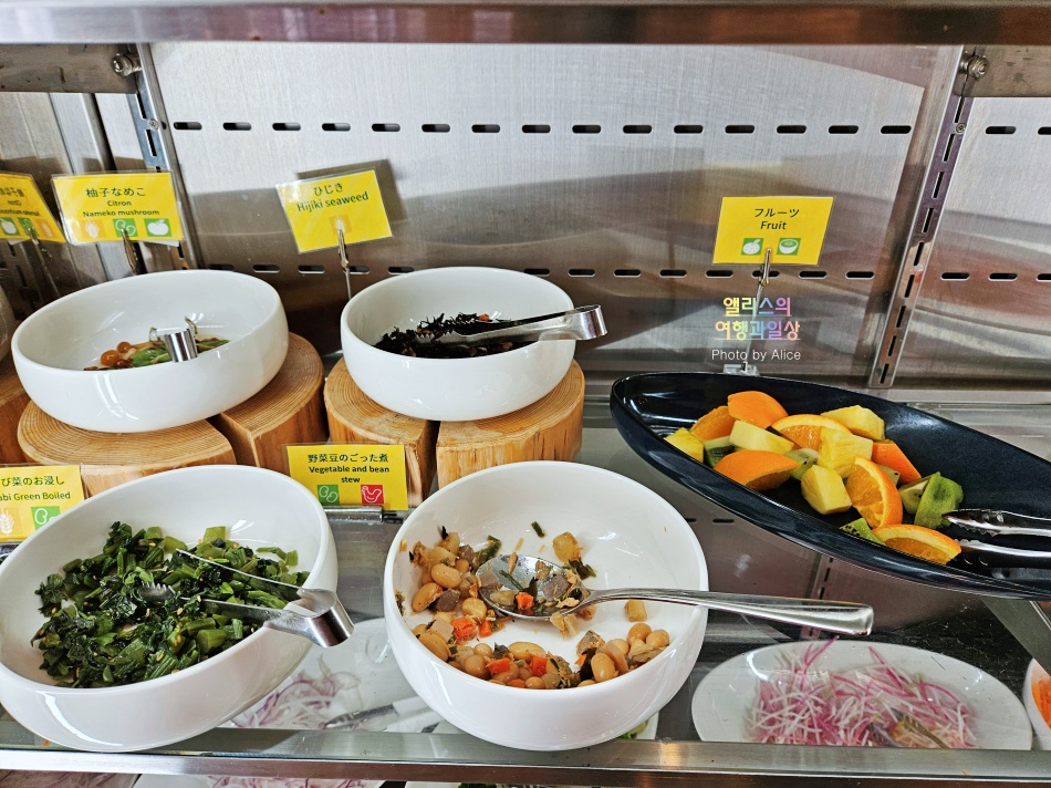 홀리데이 인&스위트 신오사카 조식 후기