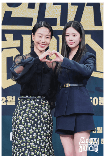✔️ 예측 불가능한 전개: