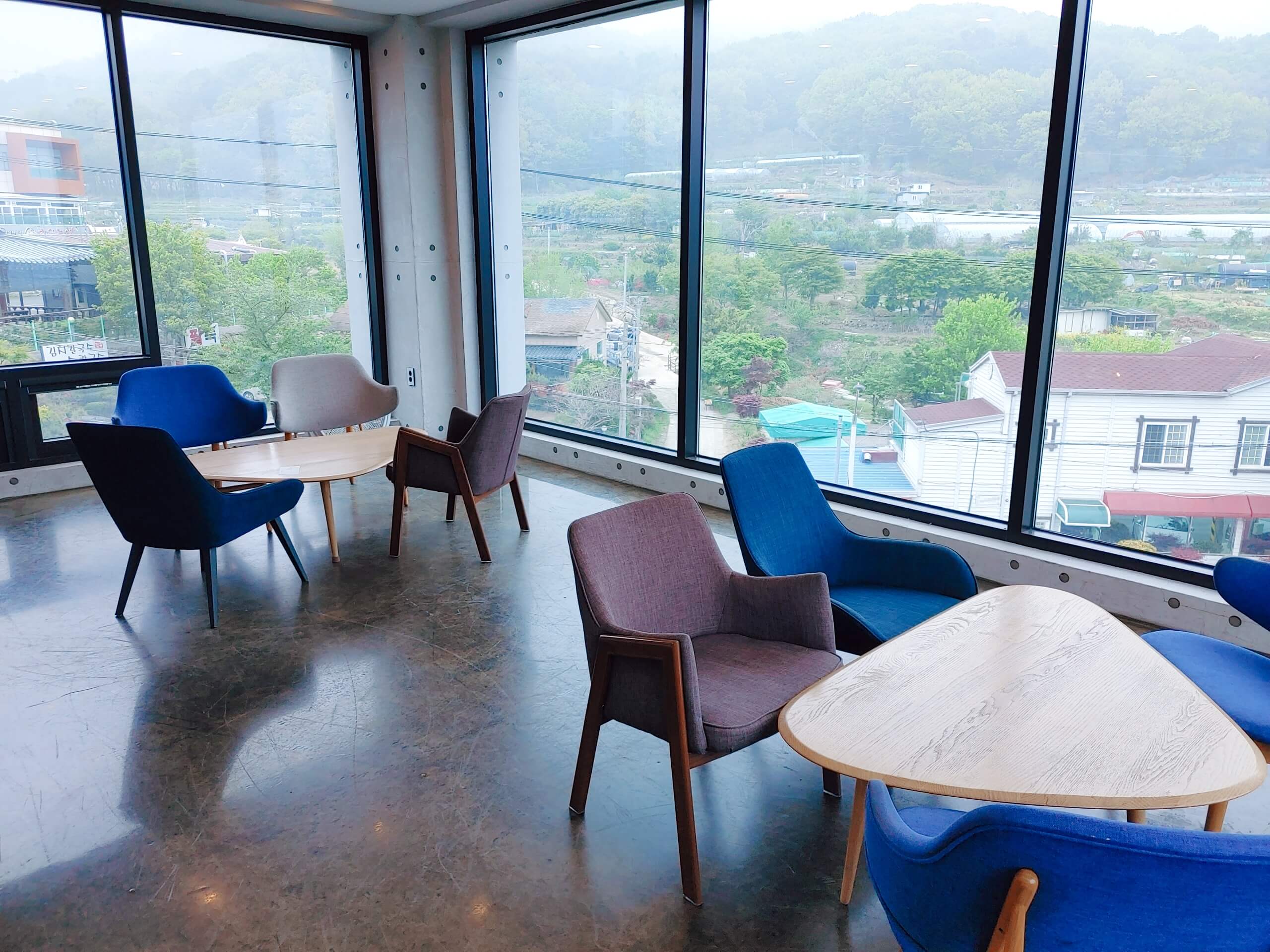 김해_포_레스트_커피_2.5층