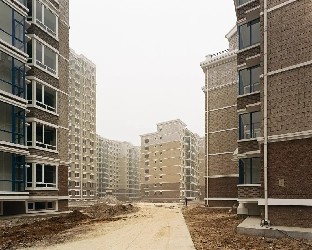 Sze Tsung Nicolás Leong, Tiantong Beiyuan II, Changping District, Beijing, 2004