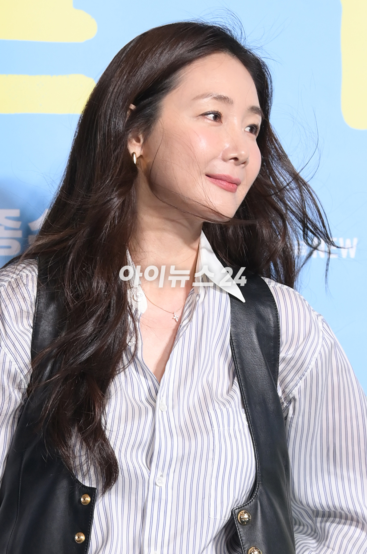 '육아 퇴근하고 온 지우히메' 배우 최지우가 20일 오후 서울 강남구 삼성동 메가박스 코엑스에서 열린 영화 '밀수'(감독 류승완) VIP 시사회에 참석하고 있다. [사진=정소희 기자]